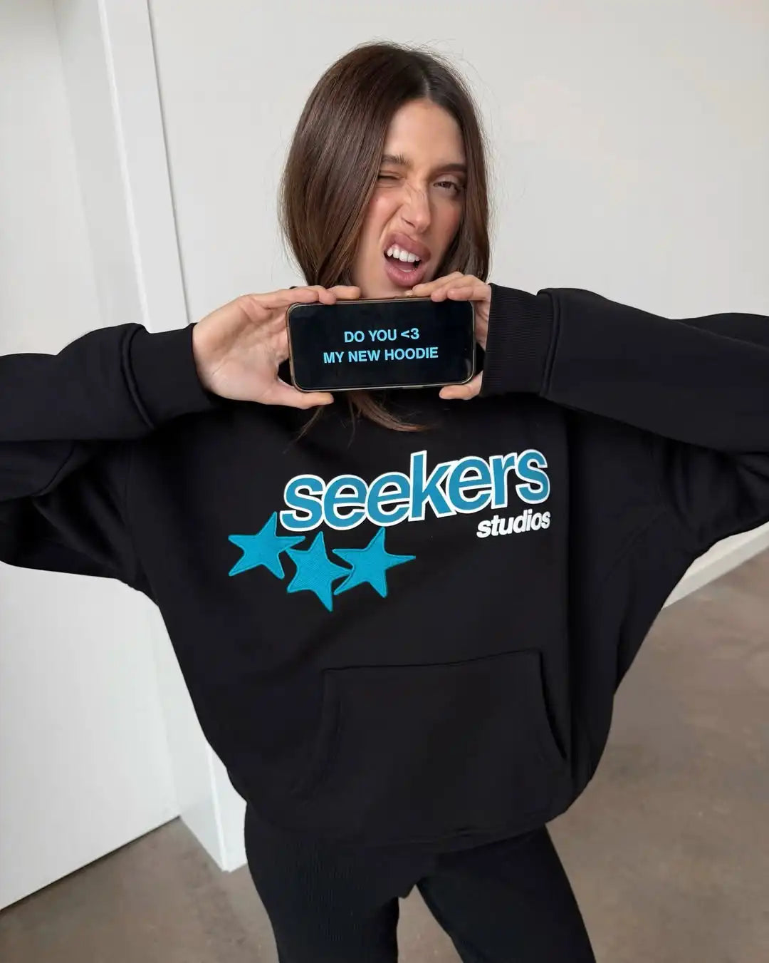 New Seekers Black Fashionable Hoodie Print Embroidery Design Hooded Women Hip-hop Streetwear Dressing Up Loose Daily  Sweatshirt